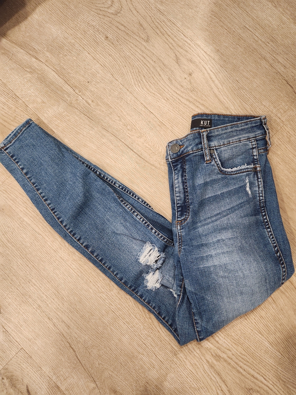 KUT From The Kloth Women’s Distressed Blue Skinny Jeans